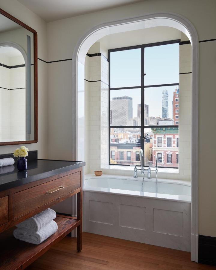 Nine Orchard Hotel New York Exterior photo
